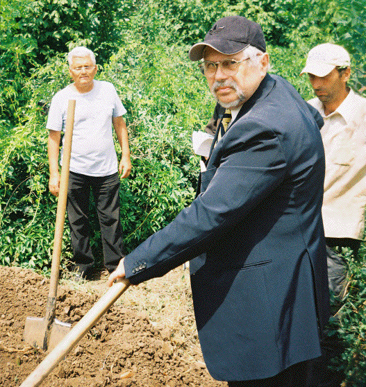Klim placing soil